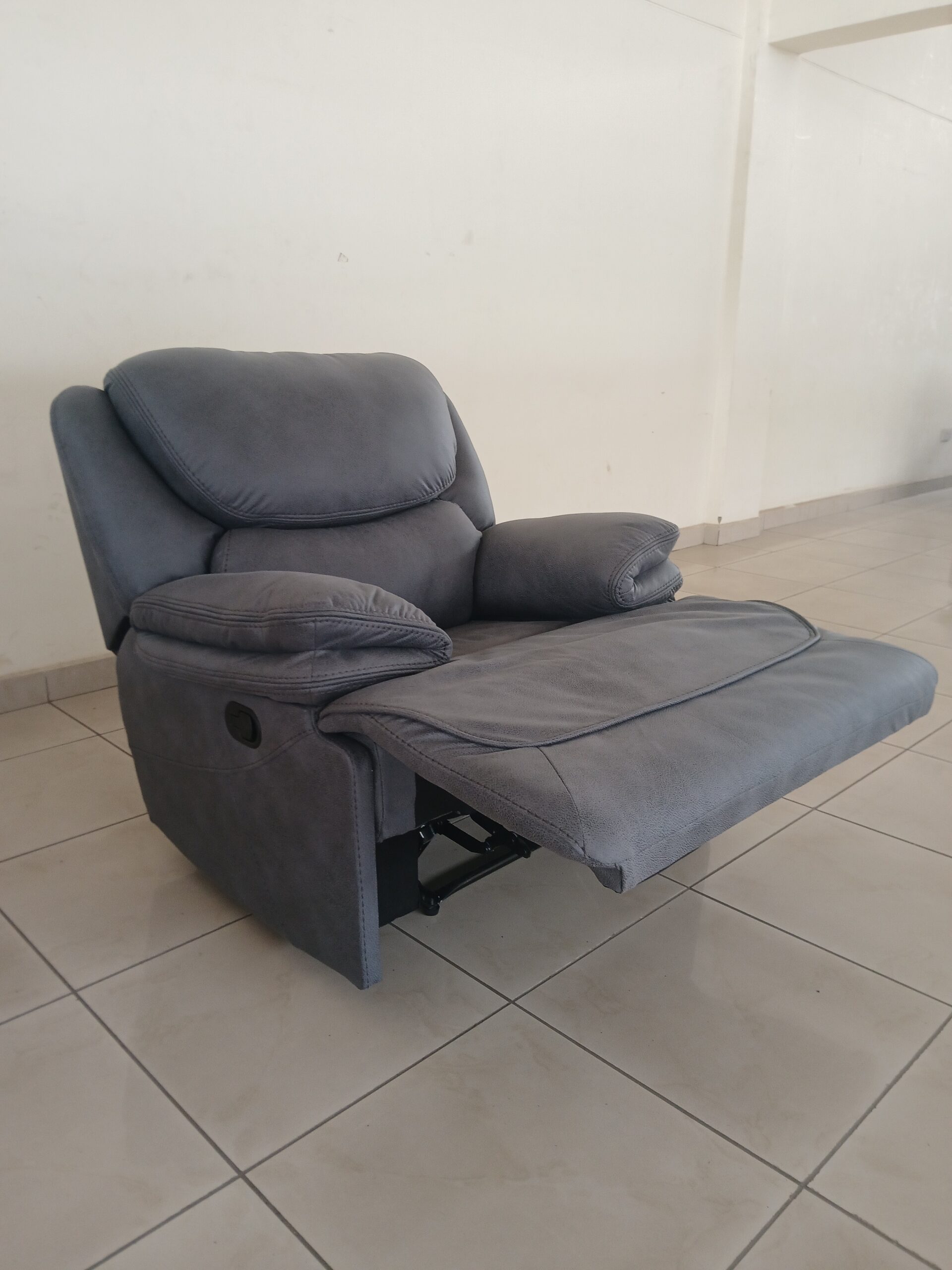 Grey One-Seater King-Size Recliner Sofa. - Image 2